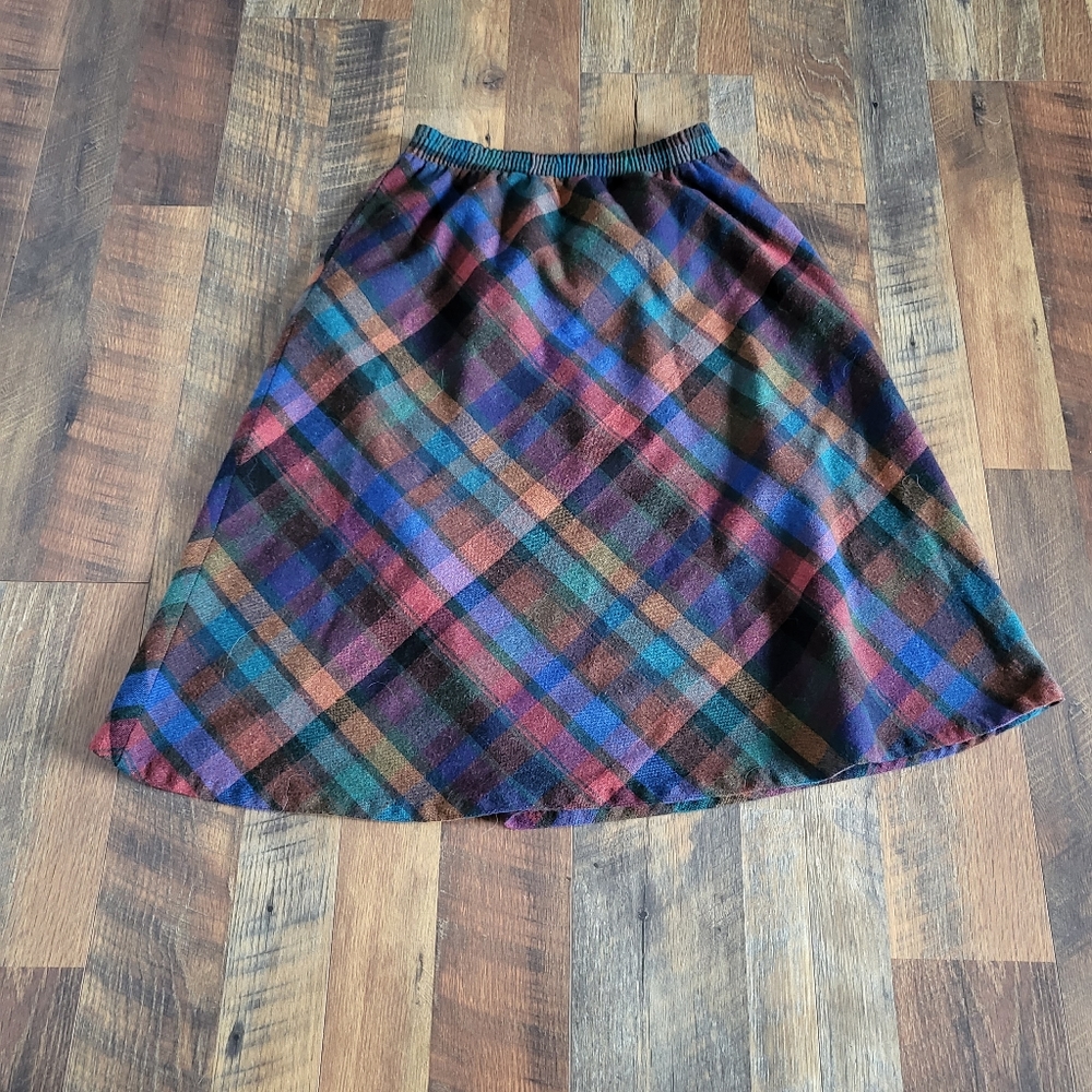 Eccobay Plaid Skirt